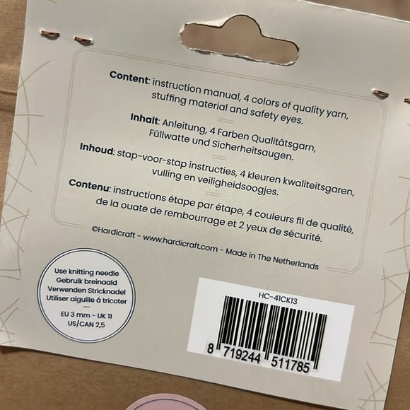Handicraft knitting kit April NWT 🌺🪡🧶 - Picture 6 of 7